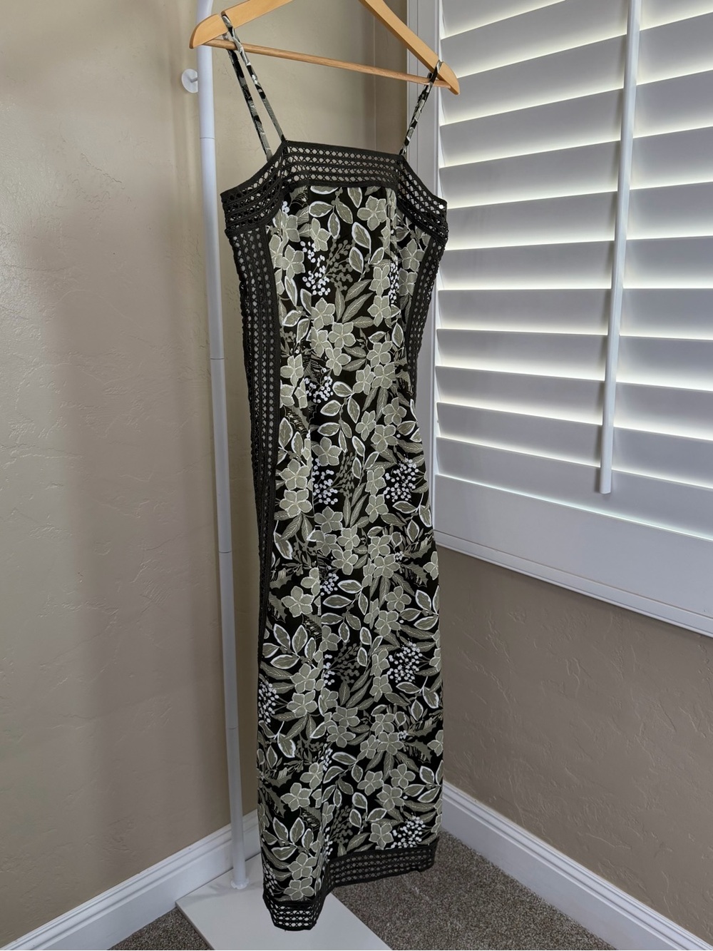 Commense Olive Green Floral Crochet Trim Midi Dress XS NWT Sage Ivory - Picture 6 of 11